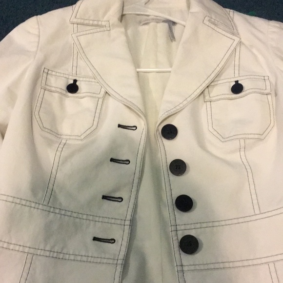 White jacket - Picture 2 of 4